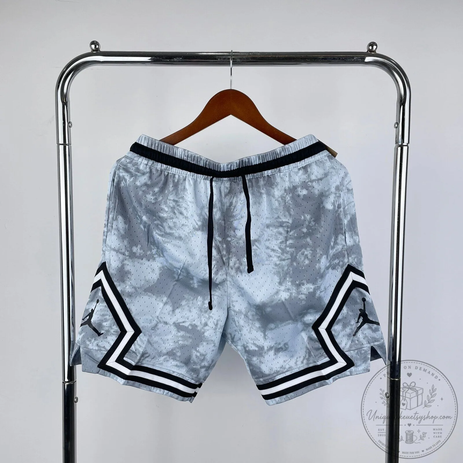 Air Jordan Diamond Basketball Shorts for Men - Grey Cloud Print Athletic Apparel